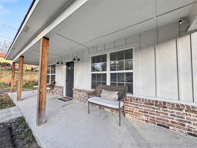 411 S Lee Avenue, Tahlequah, OK 74464