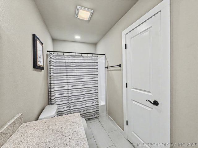 411 S Lee Avenue, Tahlequah, OK 74464