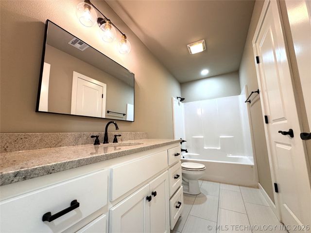 411 S Lee Avenue, Tahlequah, OK 74464