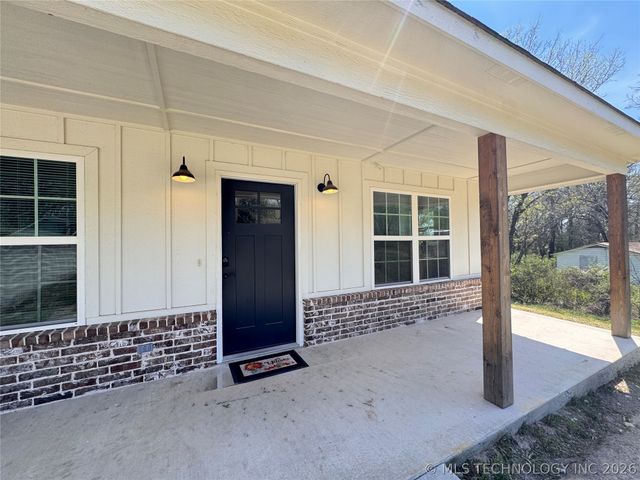 411 S Lee Avenue, Tahlequah, OK 74464