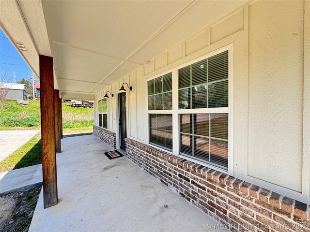 411 S Lee Avenue, Tahlequah, OK 74464