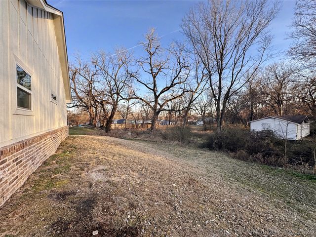 411 S Lee Avenue, Tahlequah, OK 74464
