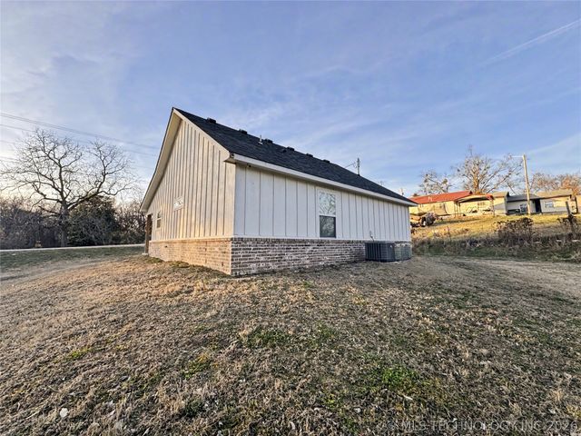 411 S Lee Avenue, Tahlequah, OK 74464
