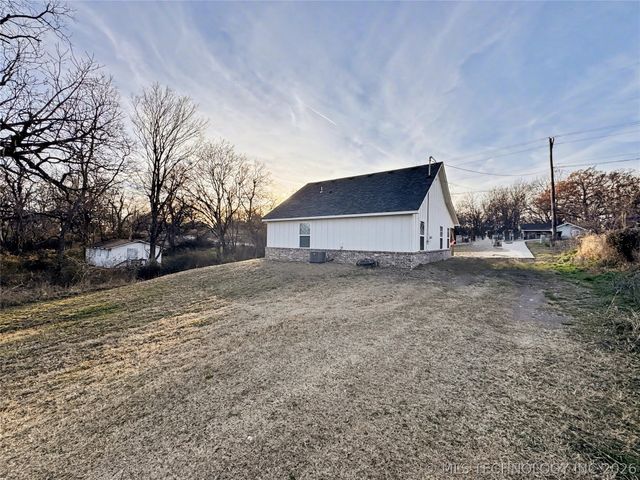 411 S Lee Avenue, Tahlequah, OK 74464