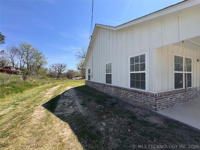 411 S Lee Avenue, Tahlequah, OK 74464