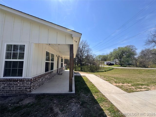 411 S Lee Avenue, Tahlequah, OK 74464