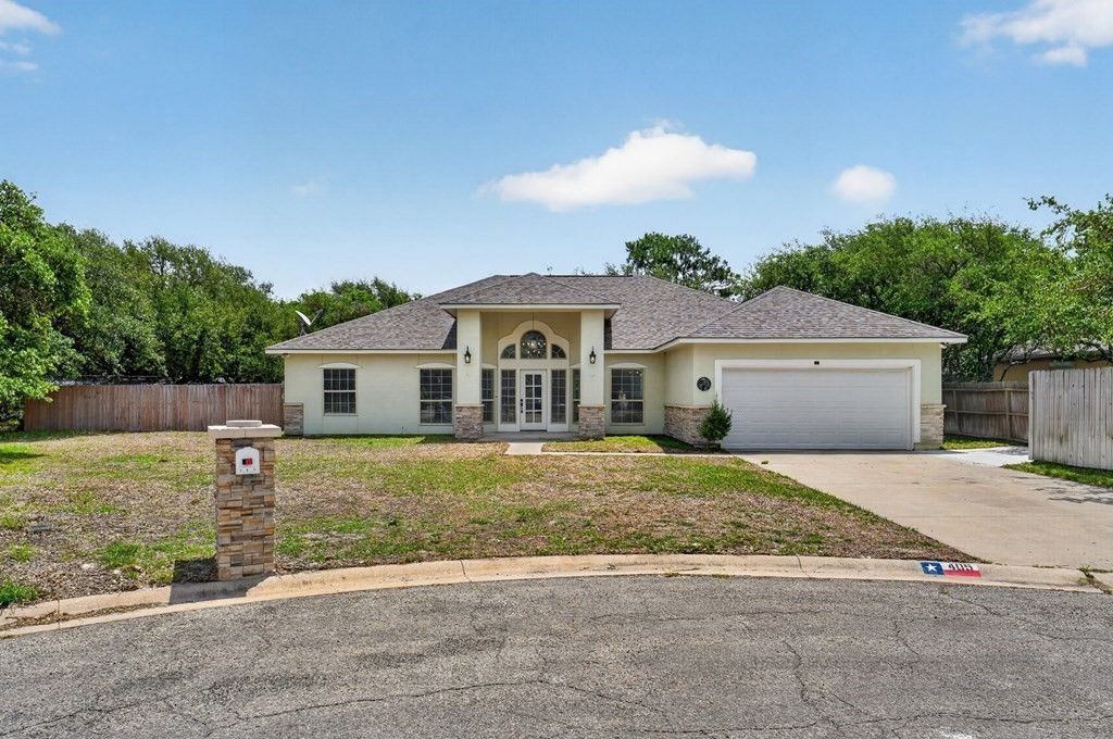 405 Cascades, Rockport, TX 78382 — photo 2