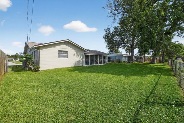 2324 GREEN STREET, South Daytona, FL 32119