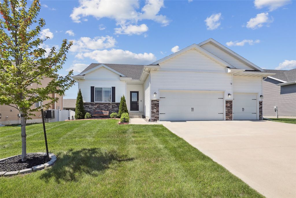 855 NE Addison Drive, Waukee, IA 50263