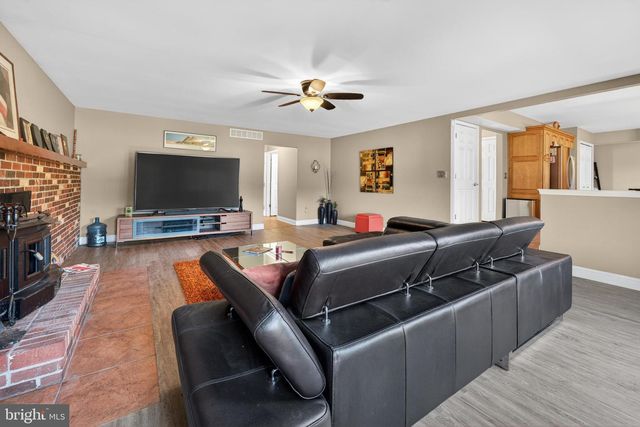 36 NASHUA DR, Sicklerville, NJ 08081