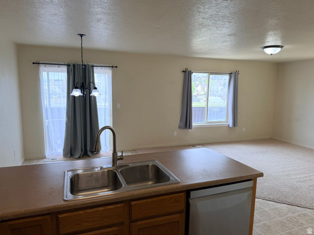 Image 7 of property listing at 3882 E CASCADE RD, Eagle Mountain, UT 84005