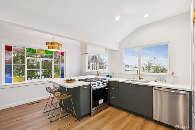 405 Hoffman Street, San Francisco, CA 94114