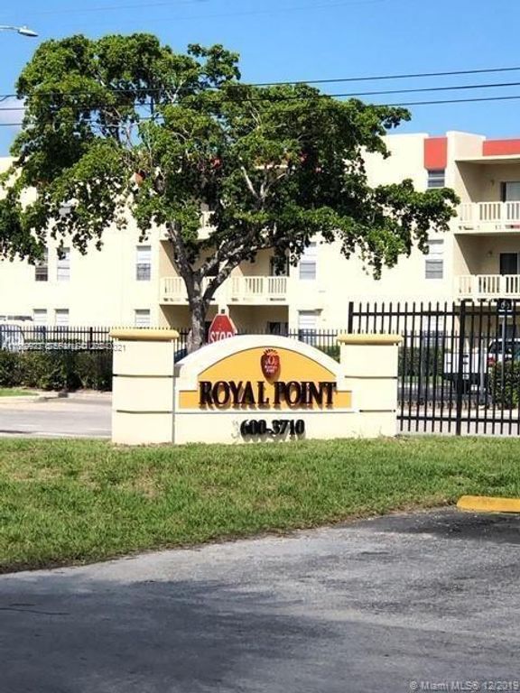 3600 NW 21st Street 305, Lauderdale Lakes, FL 33311