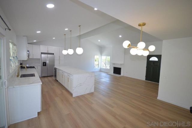 16590 Casero, San Diego, CA 92128
