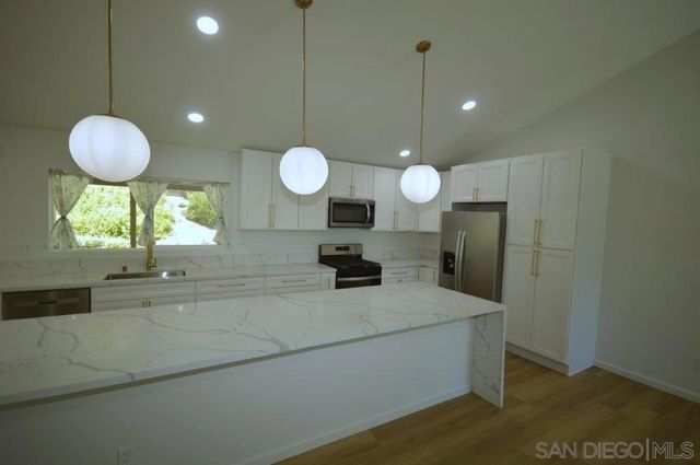 16590 Casero, San Diego, CA 92128