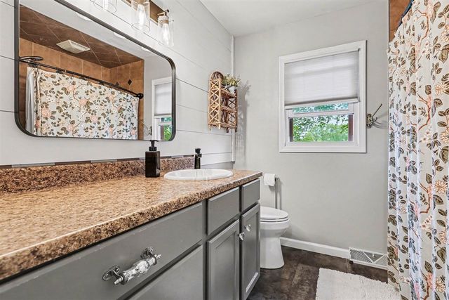 4261 Mohawk Avenue, Grandville, MI 49418