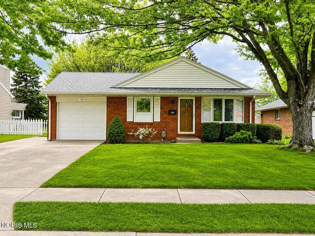 106 Rossway Avenue, Rossford, OH 43460