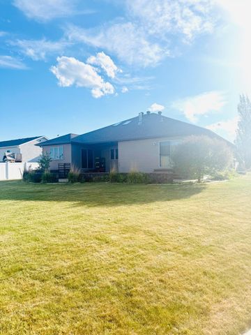 6810 24 Street S, Fargo, ND 58104