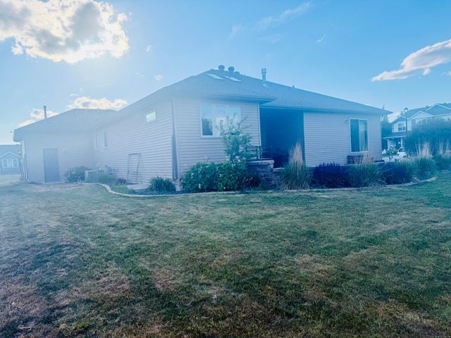6810 24 Street S, Fargo, ND 58104