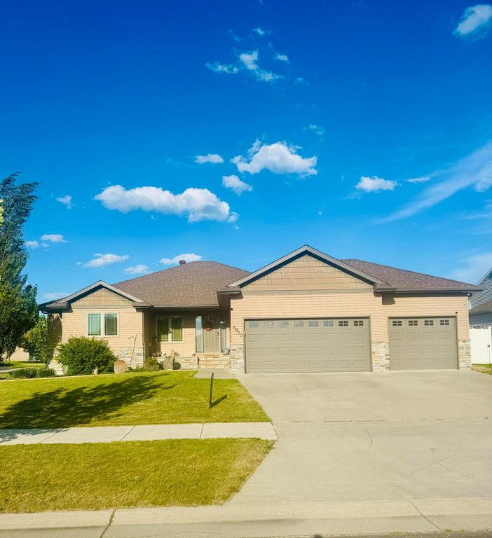 6810 24 Street S, Fargo, ND 58104