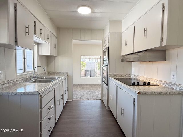 7558 E BAYWOOD Avenue, Mesa, AZ 85208