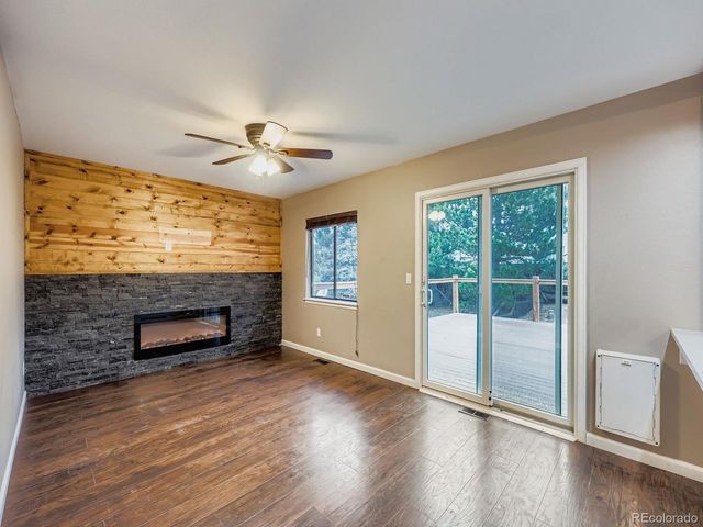 2001 Vineyard Dr, Castle Rock, CO 80104