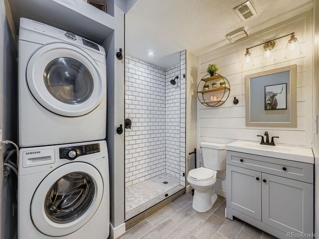 2001 Vineyard Dr, Castle Rock, CO 80104