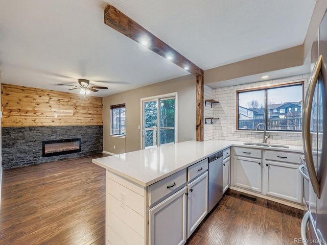 2001 Vineyard Dr, Castle Rock, CO 80104