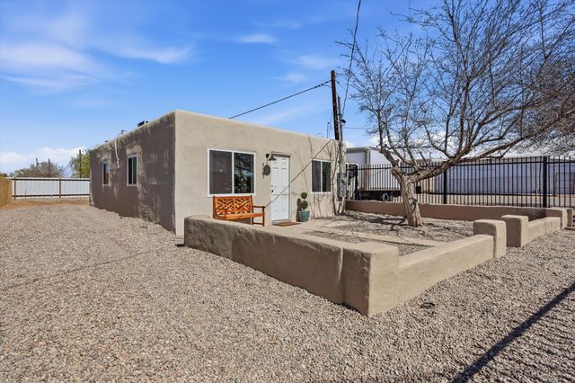 127 Veranda Road NW, Albuquerque, NM 87107
