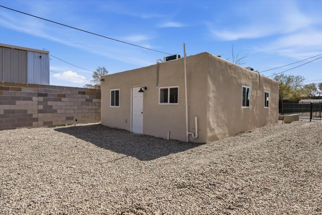 127 Veranda Road NW, Albuquerque, NM 87107