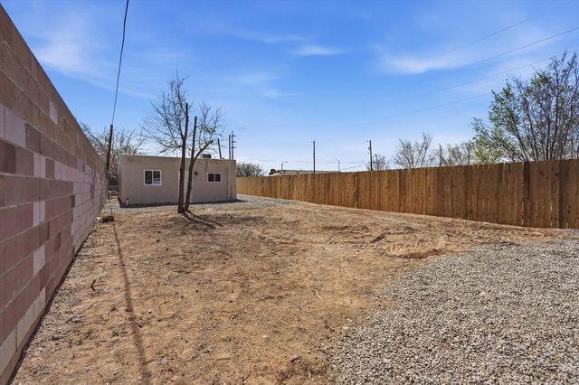 127 Veranda Road NW, Albuquerque, NM 87107