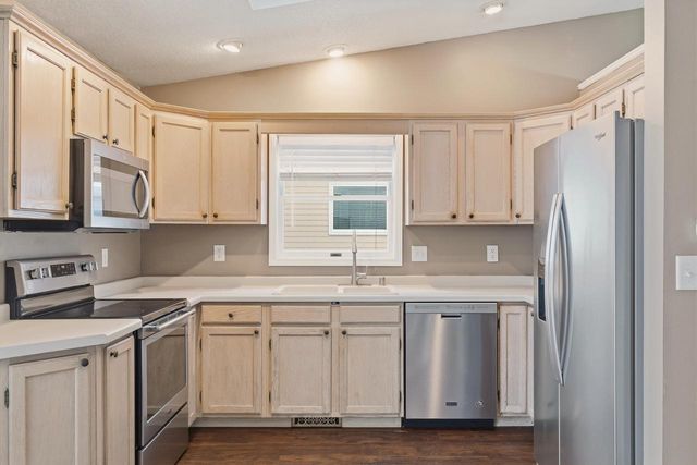 1978 Sandalwood DRIVE, Onalaska, WI 54650