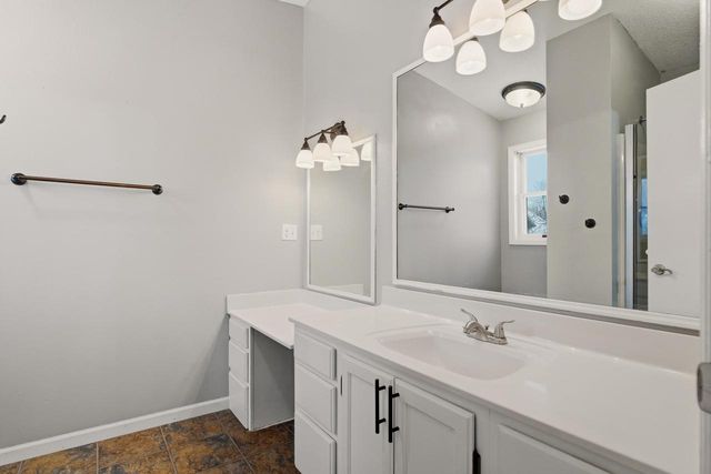 1978 Sandalwood DRIVE, Onalaska, WI 54650