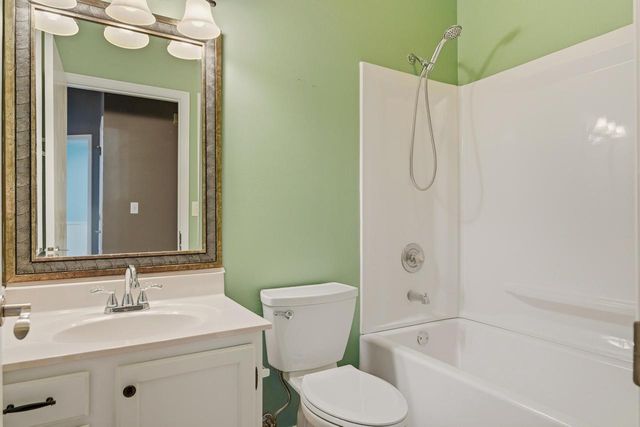 1978 Sandalwood DRIVE, Onalaska, WI 54650