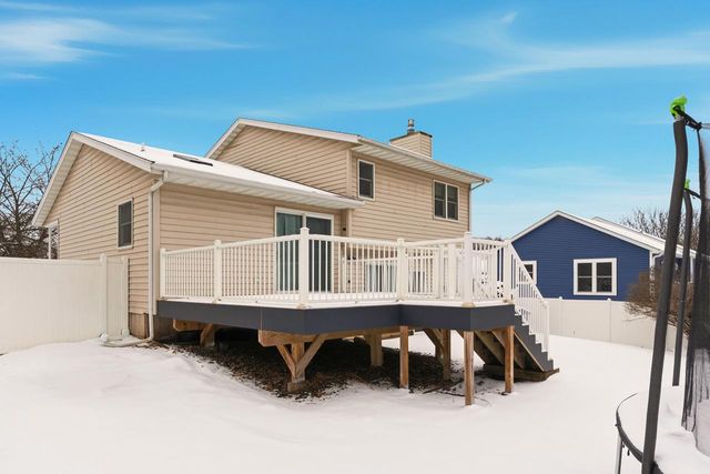 1978 Sandalwood DRIVE, Onalaska, WI 54650