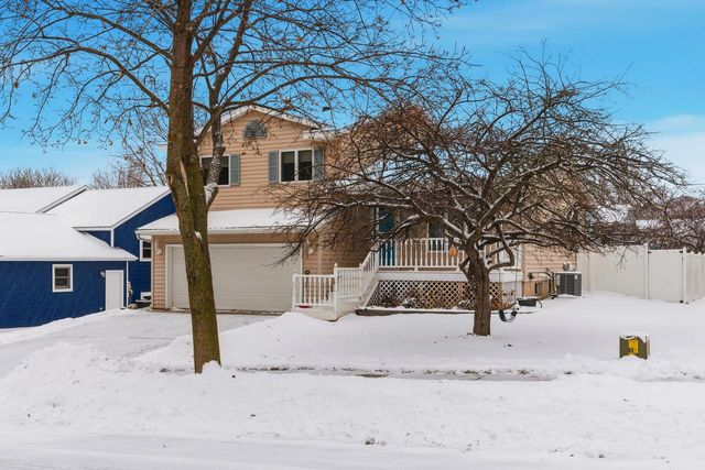 1978 Sandalwood DRIVE, Onalaska, WI 54650