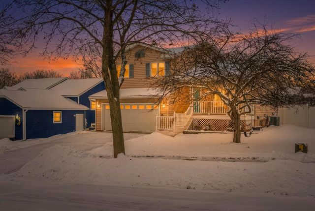 1978 Sandalwood DRIVE, Onalaska, WI 54650