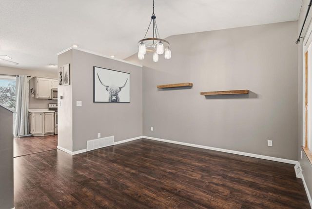 1978 Sandalwood DRIVE, Onalaska, WI 54650