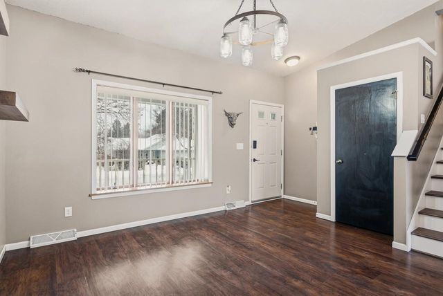 1978 Sandalwood DRIVE, Onalaska, WI 54650