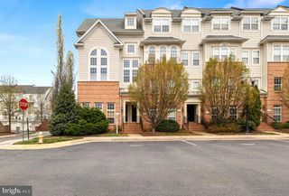 7101 LITTLE THAMES DR #213, Gainesville, VA 20155