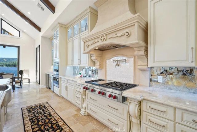 39055 N Shore Drive, Fawnskin, CA 92333