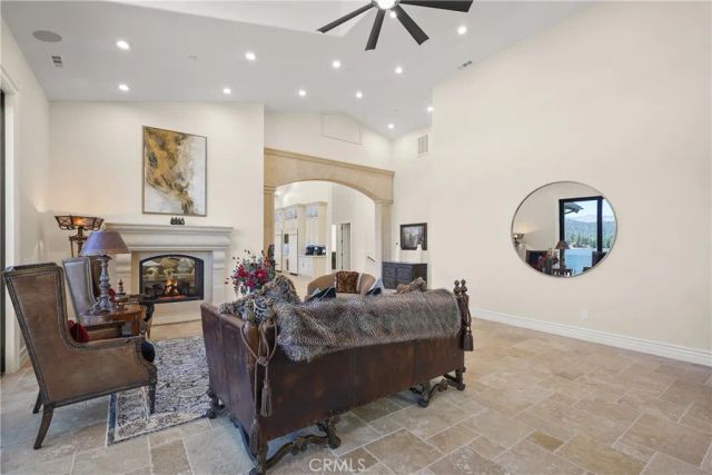 39055 N Shore Drive, Fawnskin, CA 92333