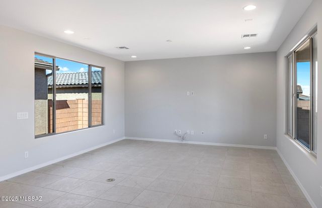 8125 S Sonoran Oak Drive, Tucson, AZ 85747