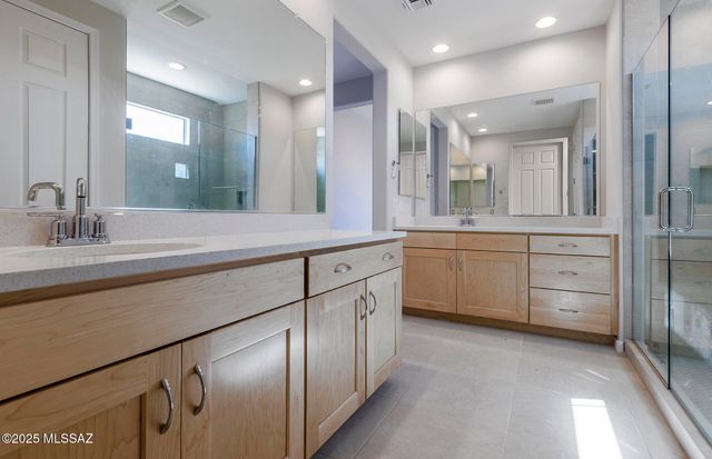 8125 S Sonoran Oak Drive, Tucson, AZ 85747