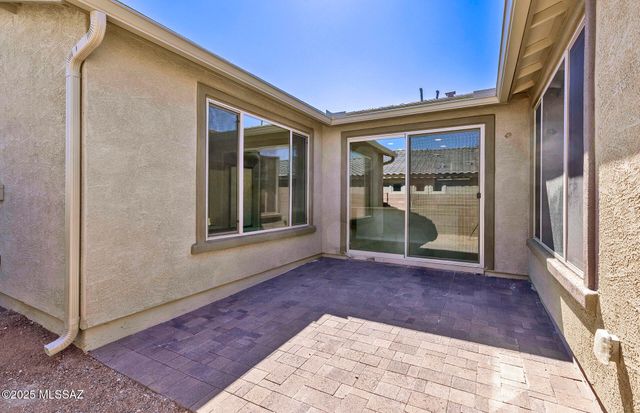 8125 S Sonoran Oak Drive, Tucson, AZ 85747