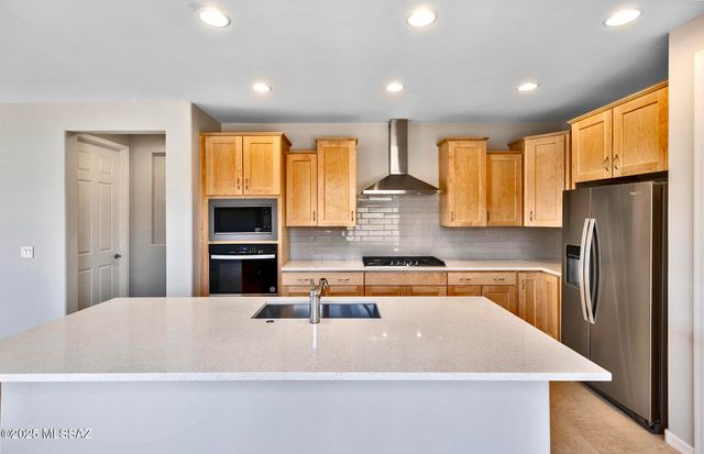 8125 S Sonoran Oak Drive, Tucson, AZ 85747