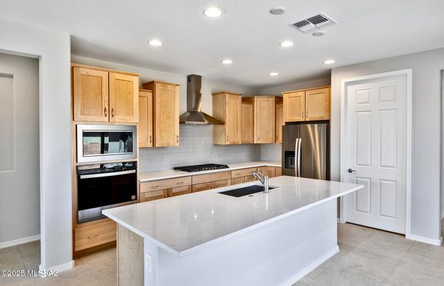 8125 S Sonoran Oak Drive, Tucson, AZ 85747