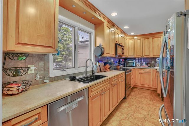 46 Crestridge Drive, Vernon, CT 06066
