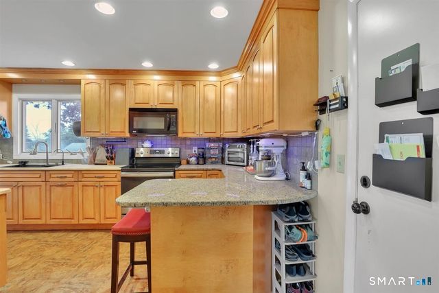 46 Crestridge Drive, Vernon, CT 06066
