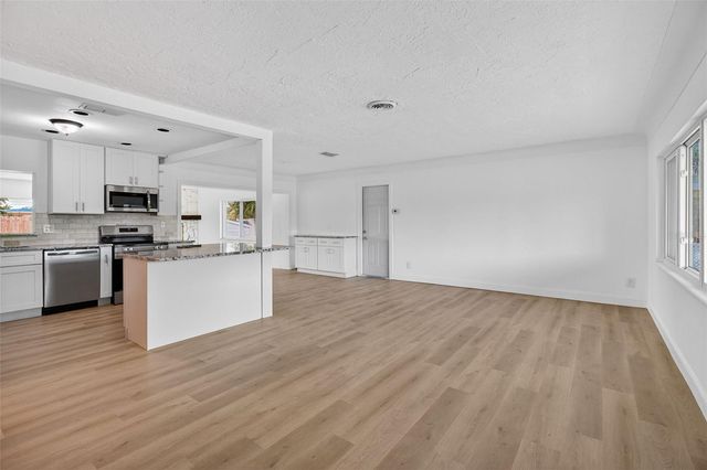 7919 CAUSEWAY BOULEVARD S, St Petersburg, FL 33707